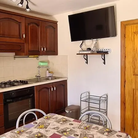 Cozy In 55 M² With Mountain View Apartmán